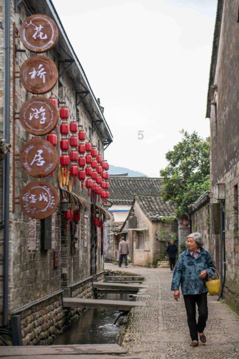 破碎的雕像